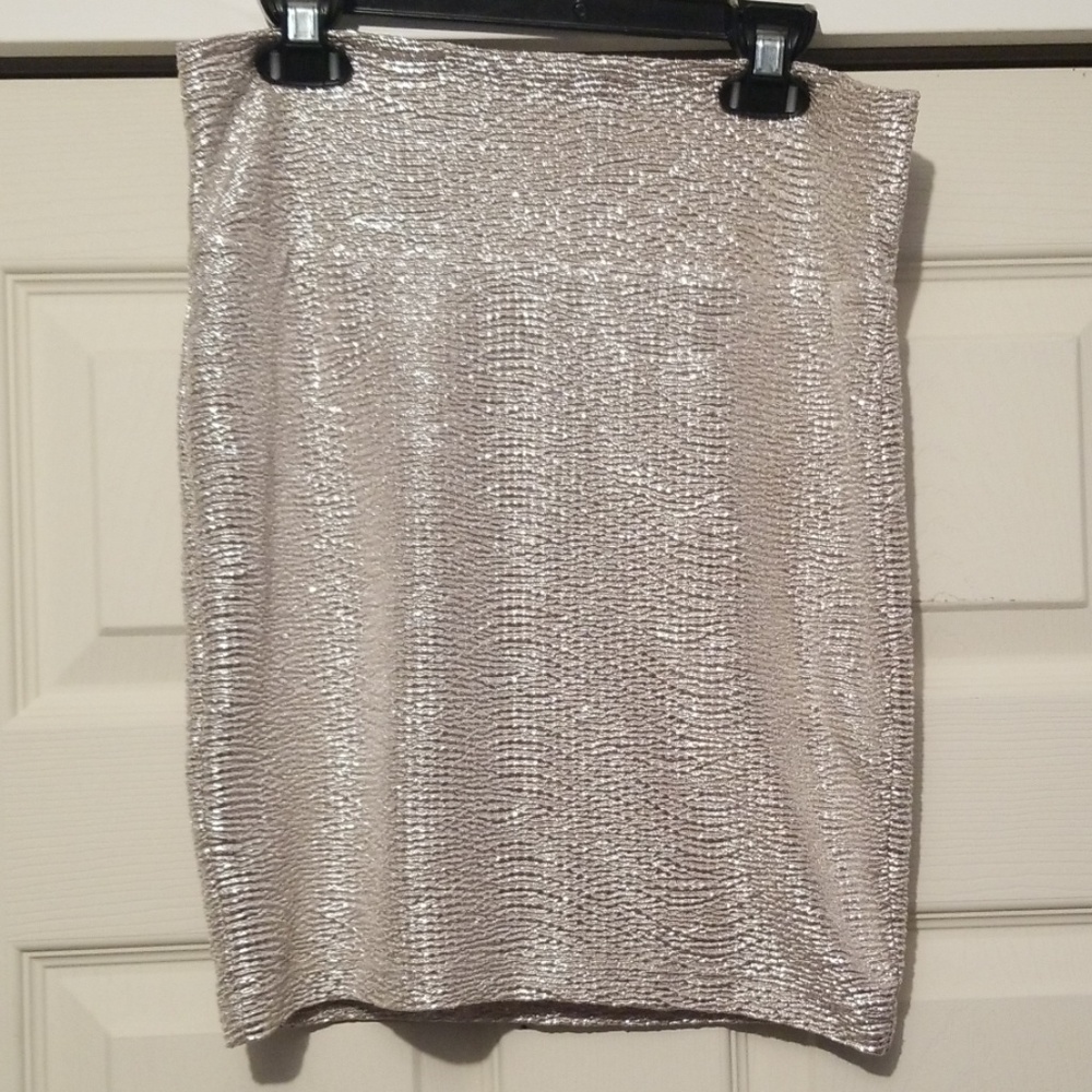 Decree skirt